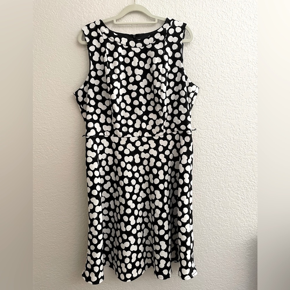 🟢bundle and save: 3 for 20 items designated by 🟢black white dress